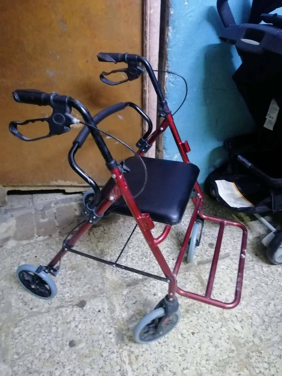 عربانه ام نفرين سعر 60 والثانية سعر ٣٥


**إذا كنت صاحب هذا الإعلان وتريد حذفه لأي سبب، رجاءا أرسل رسالة إلى الدعم الفني**