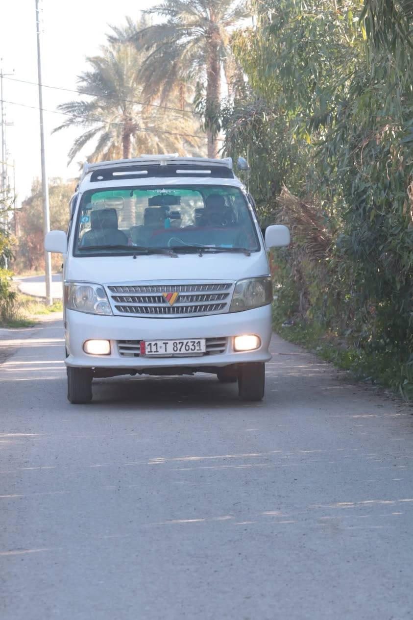 سلام عليكم فتون 2009 رقم بغداد   كير ومكينه ونجي  وكسل خير من الله سياره  مصبوغه حزام.  
***********
