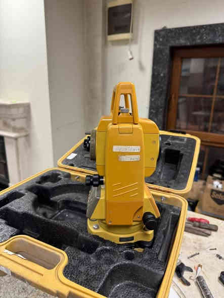 توتل ستيشن gts 229 ياباني مع كامل الملحقات 
السعر 8 أوراق

نقدم أيضًا:

🌍 دورات عملية شاملة على استخدام أجهزة المساحة.

📌 بيع، شراء، وتأجير كافة أنواع أجهزة المساحة.

🏗️ تنفيذ جميع أعمال المساحة: بيوت، بساتين، مجمعات سكنية، عمارات، مولات.

📏 تصفير أرضيات البيوت، المولات، والأراضي الزراعية.

📍 العنوان: النجف الأشرف
📞 للتواصل والاستفسار:واتساب  ***********
