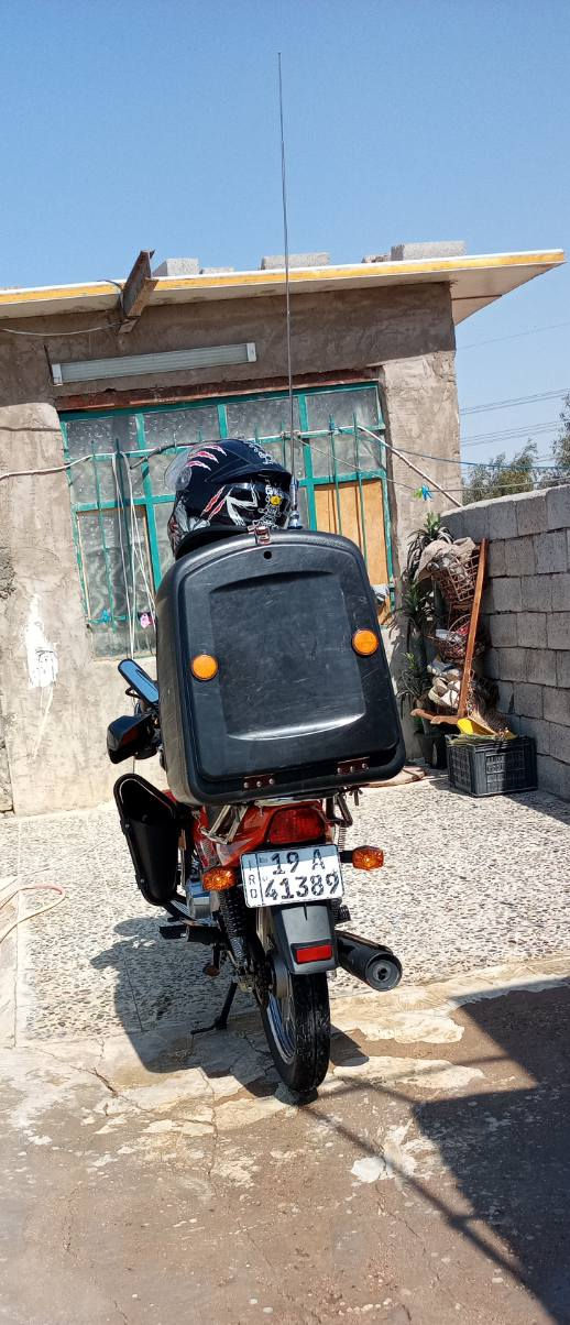 السلام عليكم 
دراجه دايوان عضم 2024 
المكينة 150
رقم أو سنوية ب اسمي 
اخذتهة زيرو قبل شهر 
ابيعهة هية وغراضهة صندوق + درع + واقيات يد + خوذة +اريل       اتصل ***********
               واتساب
