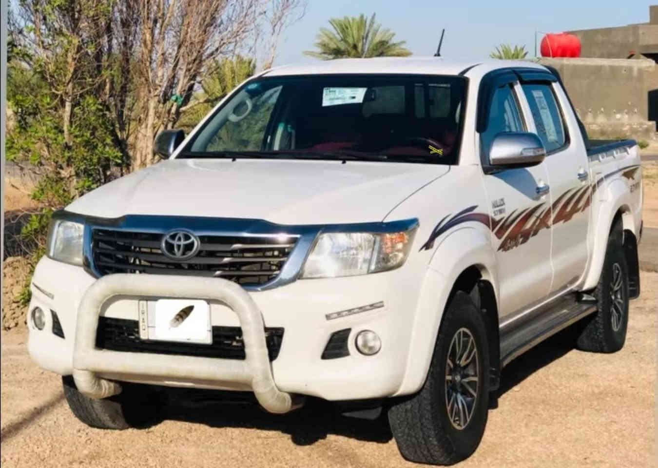 السلام عليكم.
فورويل 2014 كويتي الساير للبيع او مراوس حسب القناعه 
كير عادي مكفوله كفاله عامه. كير محرك حداديه. 
تخم تاير جديد.تتفئه السياره بوضع الشريكه. رقم مثنى مداور مباشر السعر 215 وبيه مجال. مكان السماوه المركز
للاستفسار ***********
