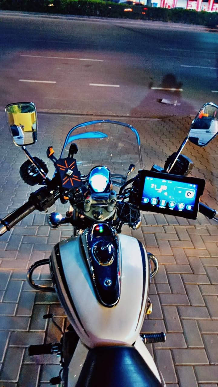 السلام عليكم دراجة افنجر كروز موديل 21 للبيع الدراجة مجفته وكالة كلشي بلادي شغالة مابيها اي مشاكل مرقمة انكليزي  رقمها بغداد السعر مليون وسبعمائة وخمسين الف مكان الدراجة اربيل للتواصل واتساب ***********
