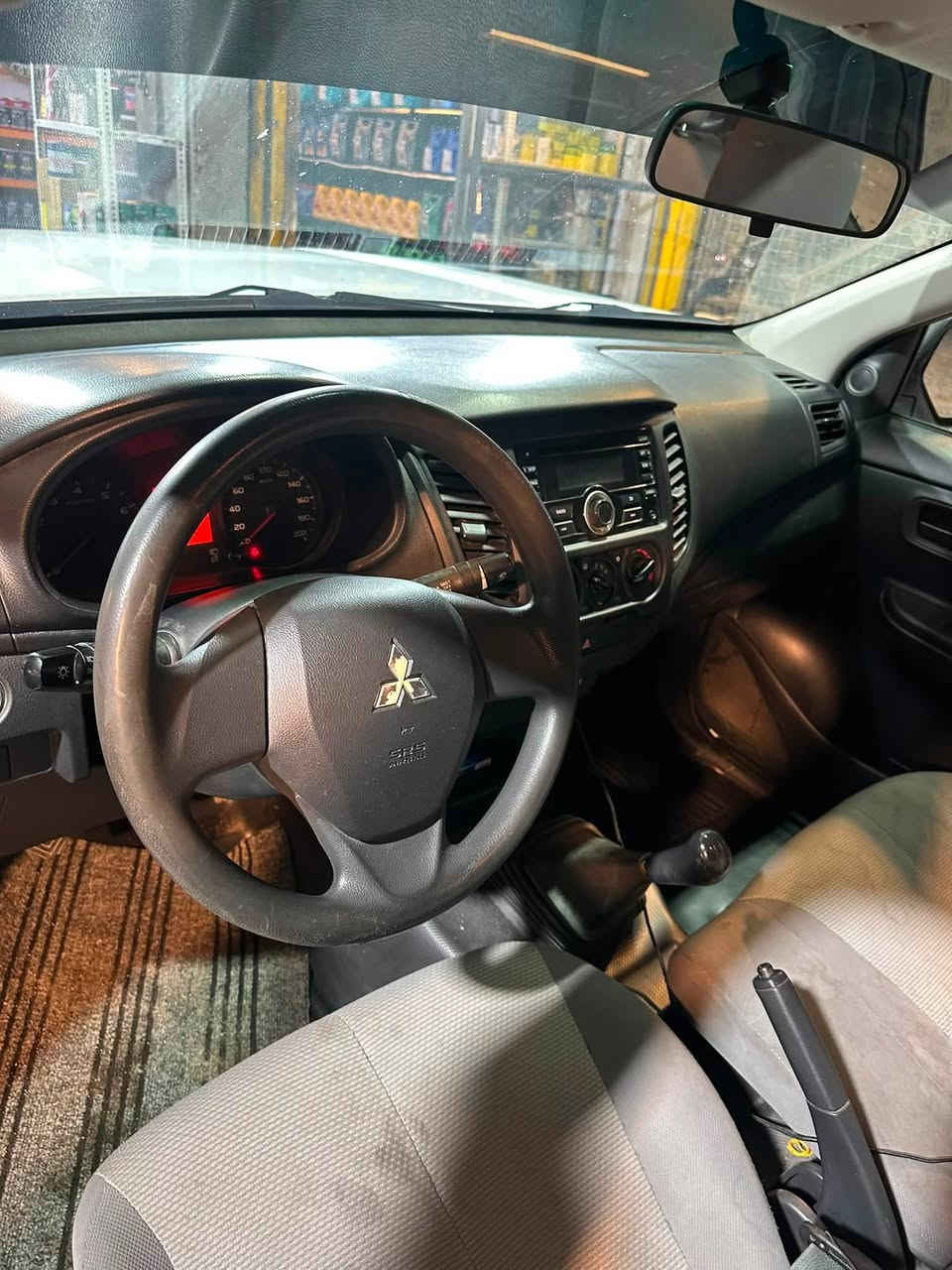 للبيع مسيوبيشي قذافي  L200
موديل 2022

السياره جديد ونضيفه 
صدر جديد امامي خلفي مابيه مصرف ابد وبيها سونار
كير عادي 
بيها باب بار خلفي وتصليح بالدوسه  
وبيه جاملغ خلفي صبغ من جوى بس كلشي ذاكره 
عنواني بغداد البلديات وزيونه 
للتواصل وتساب وهذا رقمي ***********
السعر 145وبيه مجال قليل وسعرها كلش حلو
