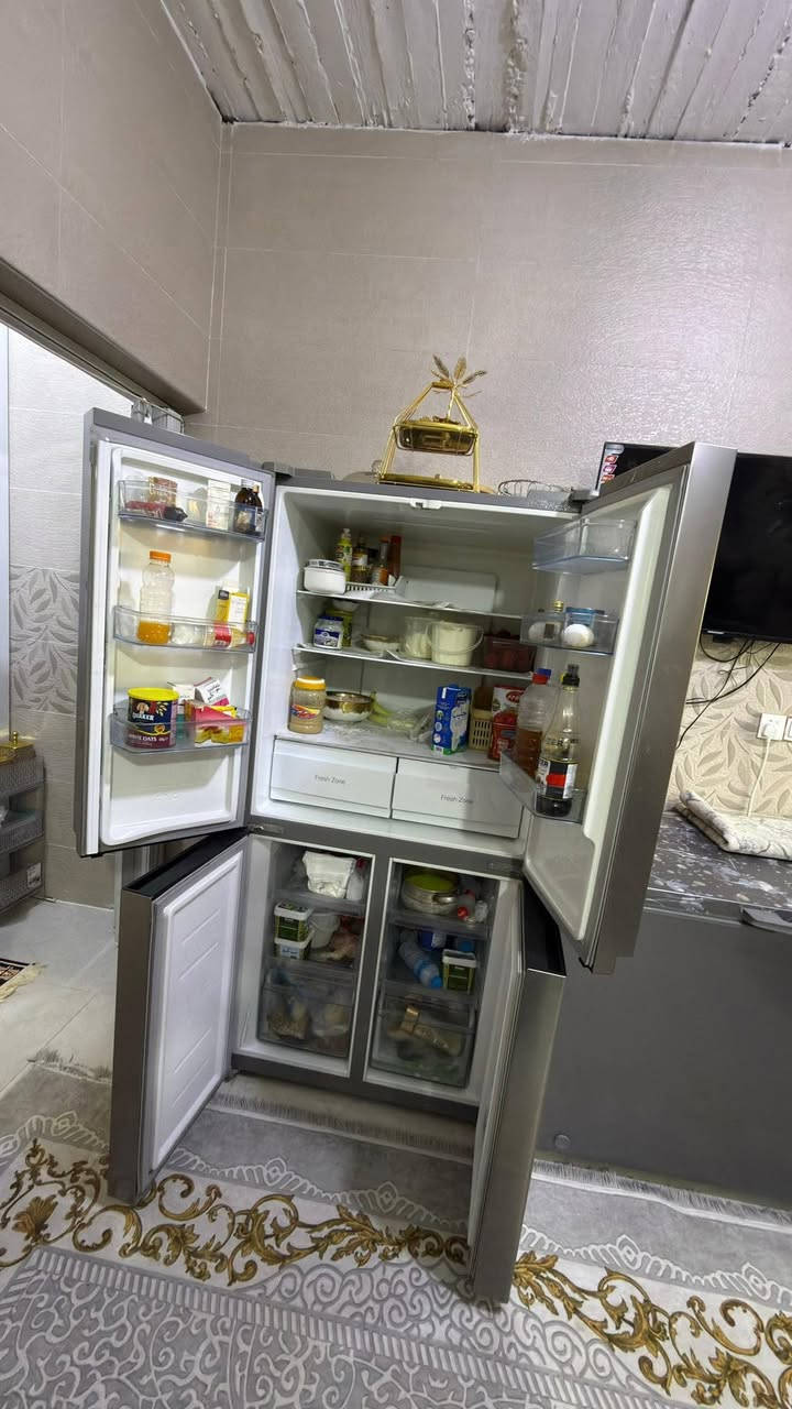 ثلاجة لبيع سعره 650 الف ***********
