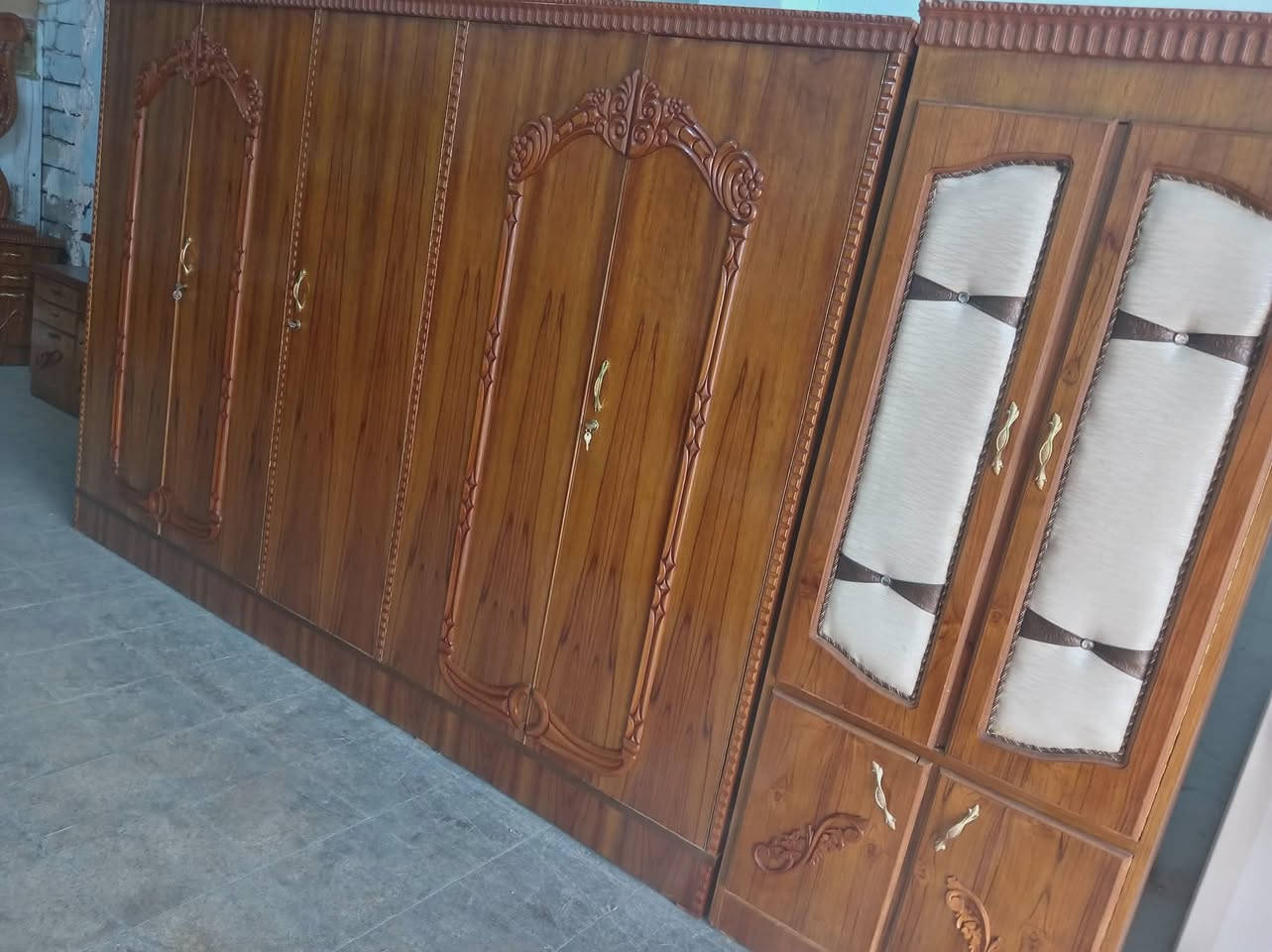 غرفة ٥باب صاج استعمال قليل جدا نظيفة جاهزة ظهر جمبر السعر ٥٥٠ مرحبا قفل تواصل خاص ***********

