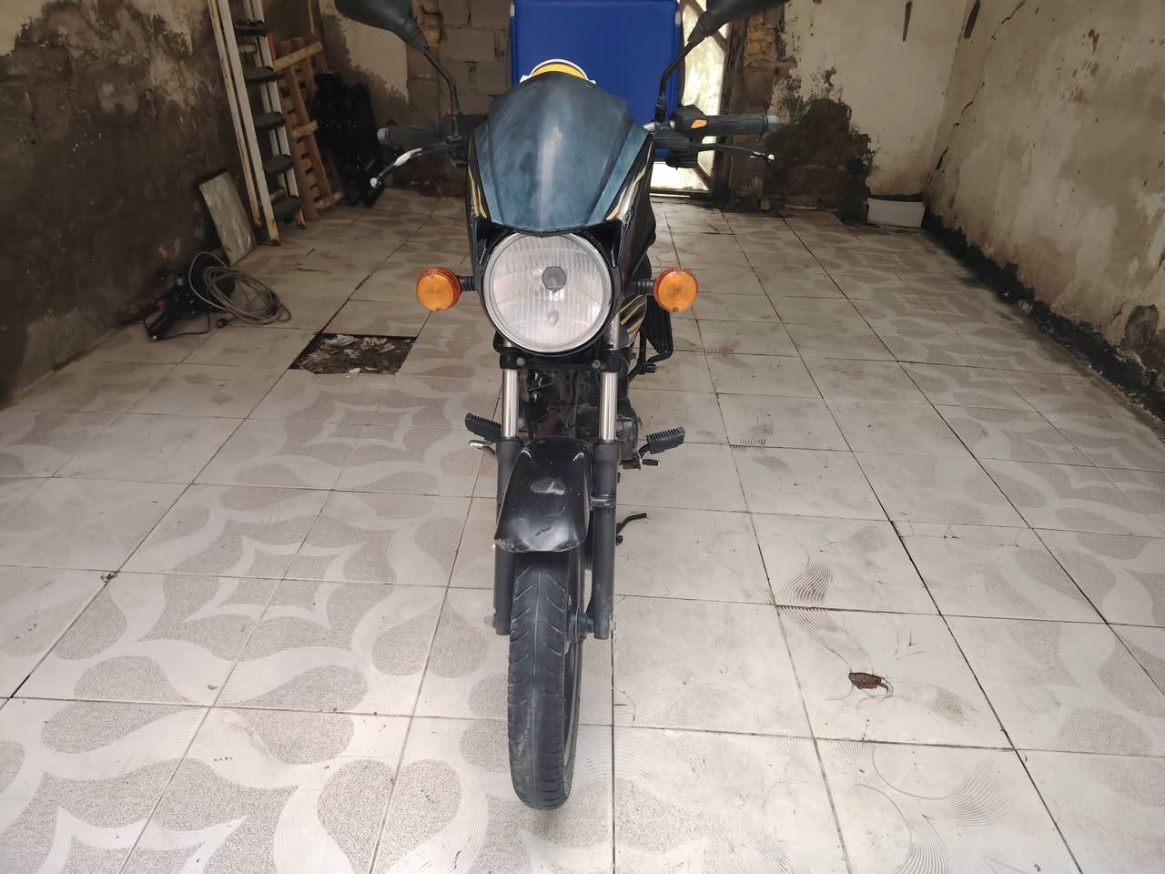 السلام عليكم تي في اس 2023سنويه واللوحات باقيه على الاستلام السعر 2300 الاتصال ***********
