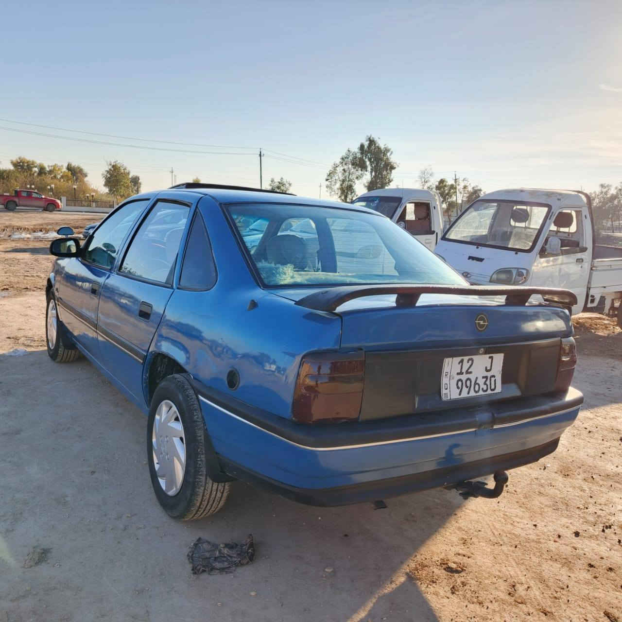 فكتره حجم 18 موديل 1991
 مصبوغه جماليه بدون معجون
رقم نينوى 12 
وكاله من وكيل تحويل من شرعي
محرك كير شرط
كهربائيات كلها شغاله
تخم تاير امامي خلفي جديد
سعر 40 بي مجال
***********
مكاني تلعفر
