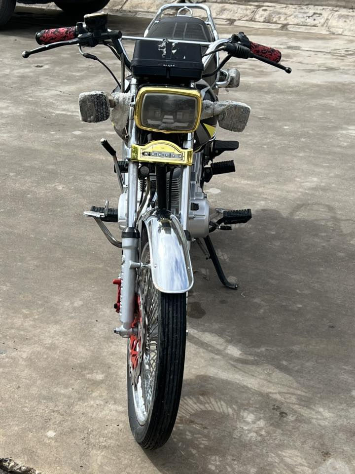 سلام عليكم اخوان دراجه اربعه كير  موديل 25 سونيك الاصلي محرك ١٥٠ كهربايات شغال كلشي جديد بيها نشاط وشلعه فول تعال وافحص 650 وبيه مجال لشراي كركوك ***********
