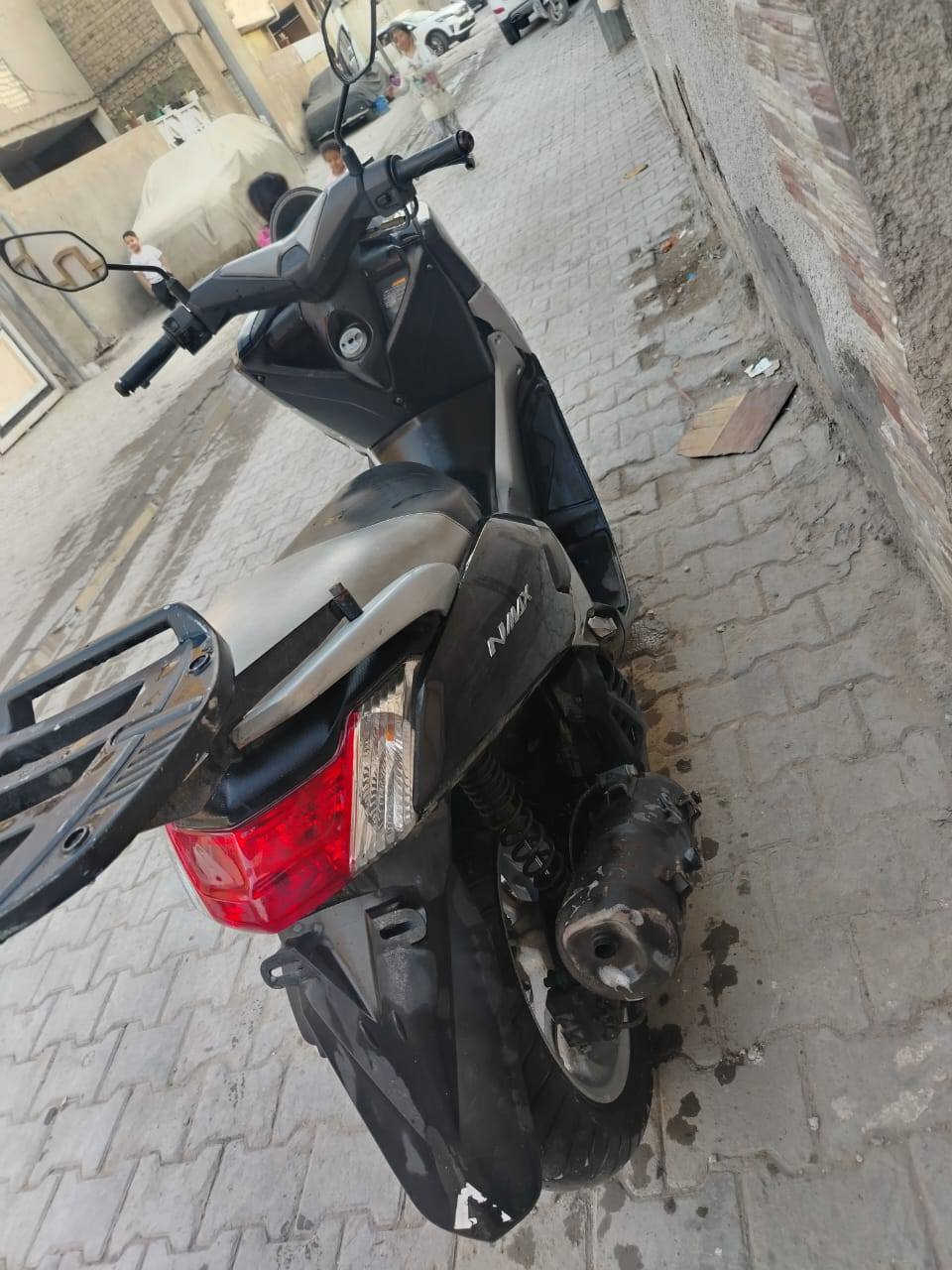 سلام عليكم دراجه ان ماكس ١٦٠ موديل ٢٠١٧ ماكلك نظيفه واسويه مال حاويه تعال وشوف بعينك احسن سعره ب 12 ورقه بيه مجال 
***********
