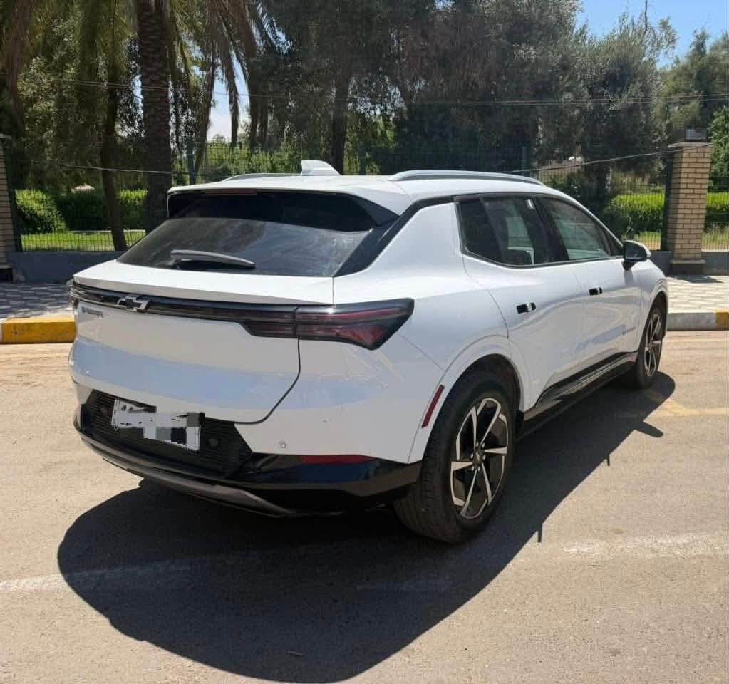 السلام عليكم 
🚗 للبيع: شوفرليت إكوينوكس كهرباء  ⚡️ 2024 (Chevrolet Equinox EV)
📍 الموقع: بغداد
🎨 اللون: أبيض
📅 الموديل: 2024📏 
الممشى: 12.250 كم (قابل للزيادة)
🔋 المدى بالشحنةالواحدة : 572 كم
✨ المواصفات:
• شاشة كبيرة + نظام ملاحة (GPS)
• كاميرات 360 + حساسات أمامية وخلفية
• رادارات (أمامي / جانبي / خلفي) + نقطة عمياء
 ⁠• نظام مانع تصادم + تصحيح مسار + مثبت سرعه +Auto Park .
• كراسي جلد(تدفئة + تبريد) + كرسي كهرباء + جنطة كهرباء 
• ستيرن متعدد التحكم + تدفئة
• تشغيل بصمة + دخول ذكي+تبريد قطعتين
• أوامر صوتية + بلوتوث + Type-C
• إضاءة LED كاملة
• 4 أنظمة قيادة
• تشغيل عن بعد
والكثير من المواصفات
⚠️ ملاحظة: حادث بسيط جداً بدون فتح إيرباگ وبدون تبديل وصور الحادث موجوده 
اي استفسار عن السعر 
اتصل على الرقم *********** متوفر واتس اب              
او اتفضل خاص وتدلل🙏🏻
