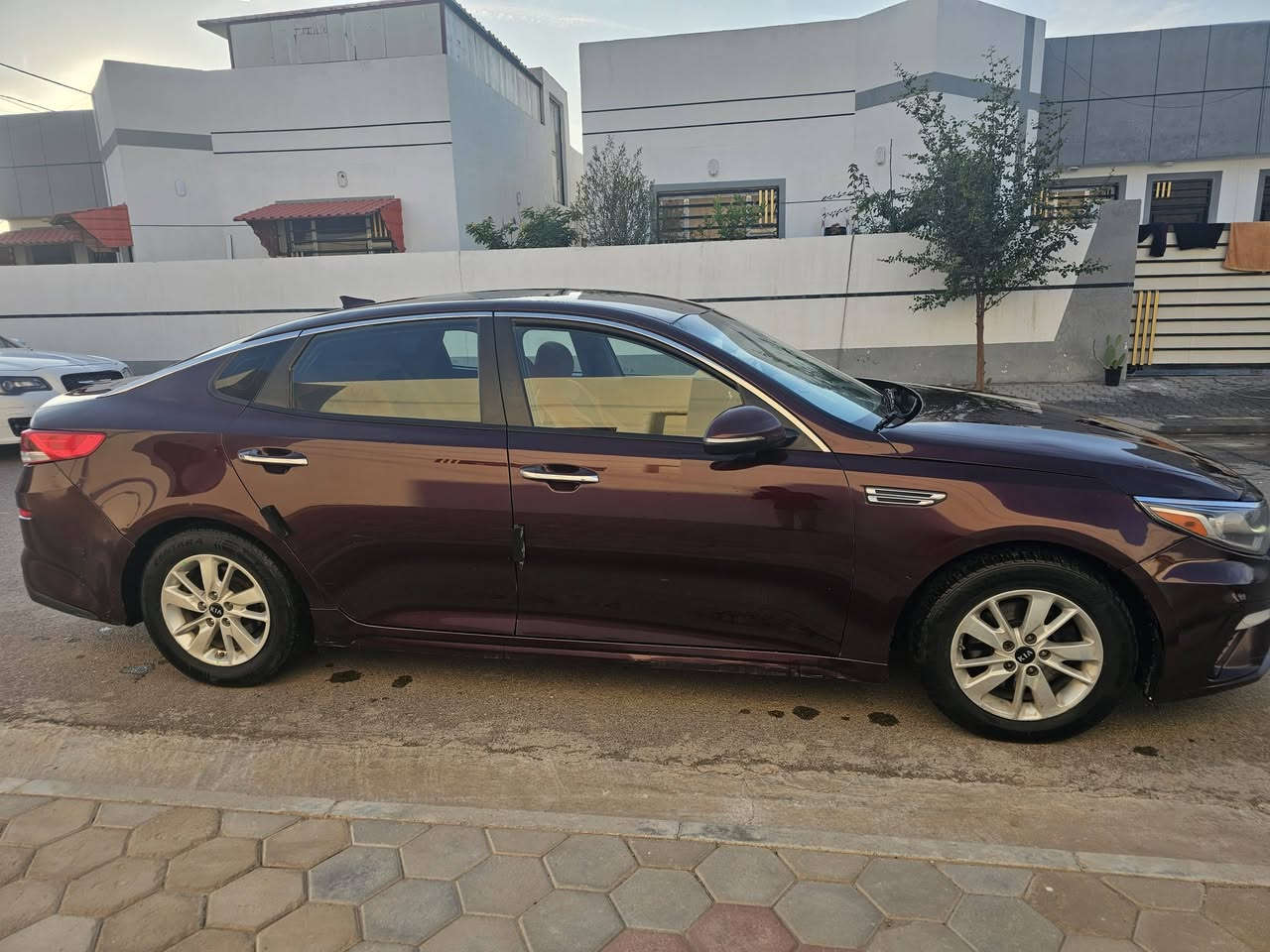 للبيع كيا أوبتيما 2019 FE
وارد أمريكي 🇺🇸
أحمر كرزي 👌
محرك 2.4 – 4 سلندر
قير أوتوماتيك
دفع أمامي
الحالة: السيارة نظيفة نظافة وكالة
القير والشاصي واللغد مكفول
مكينه مفتوح شرط جديدة
صبغ ع كد الحادث
الحادث اخر الصور
تركب وتمشي ما تحتاج فلس
المواصفات: شاشة – بلوتوث – USB
تشغيل زر
مثبت سرعة
تحكم ستيرن
مكيّف يجمّد
ويل كب
وسائد هوائية + ABS + نظام ثبات
💰 السعر: 143

 ***********/***********
