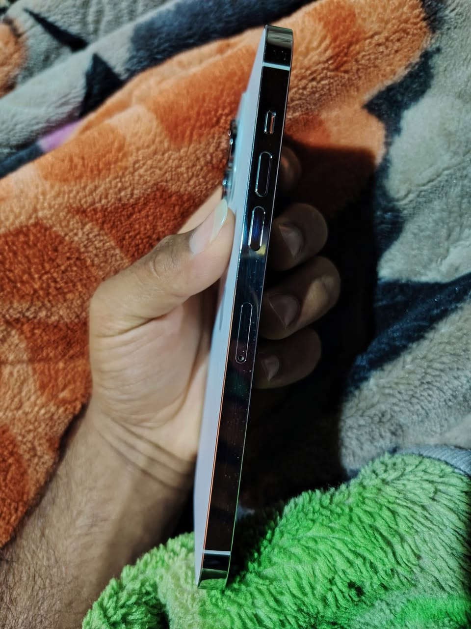 # للبيع . # للمراوس بفيفو X200
أيفون 14برو ماكس ذاكره 256نفس ماموضح بالصوره كلش نضيف. بطاريه اصليه شاشه  مبدله اصليه وضهره مفطور .  سعره 750وبيه مجال . متواجد فيس و واتساب 077133380


**إذا كنت صاحب هذا الإعلان وتريد حذفه لأي سبب، رجاءا أرسل رسالة إلى الدعم الفني**