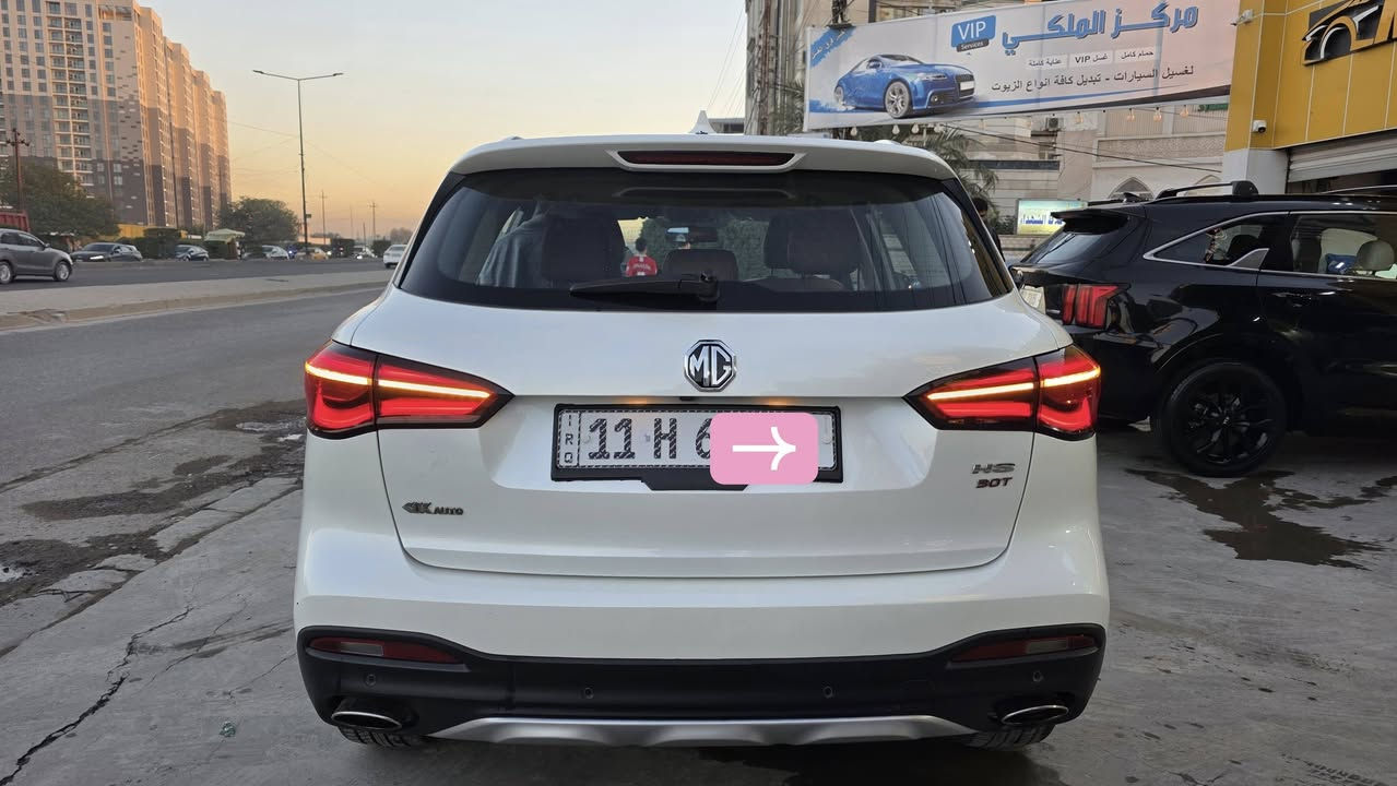 السلام عليكم
السيارة موديل 20 ماشي 55 الف كفالة عامة صبغ بارد حتة الدعاميات بيها رصعة بالجاملغ الامامي الايسر 
نص مواصفات 
انارة ترحيب ومري طي والجام يقفل ويفتح مع البصمة 
دخول ذكي بصمة تشغيل وابواي 
كشنات جلد لون مميز
كشنات تدفئة
كشن سائق كهرباء
حساسات خلفية 
كامرة دوارة وشاشة ابل كار بلي واندرويد اوتو
تحكمات و اوامر صوتية وكروس سرعة 
هاند بريك كهرباء اوتو هولد اوتو ستوب 
لد امامي خلفي 
قطعتين تبريد
مانع انحدار مانع انزلاق 
محرك 2000 تيربو كير رياضي DCT 
السيارة رقم بغداد بأسمي سنوية مجددة 2020
جاهزة السيارة مكاني بغداد حي الاعلام ***********
السعر 126
