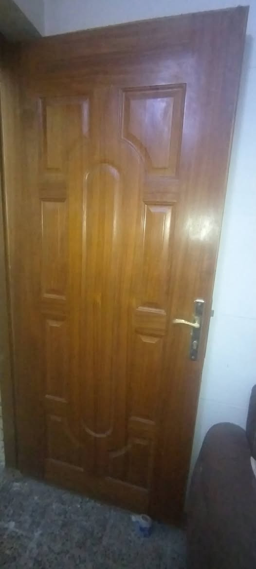 السلام عليكم
.باب خشب كامل مكمل
..باب وهوائية PVC
.. شباك
..كلمن وسعره ***********
