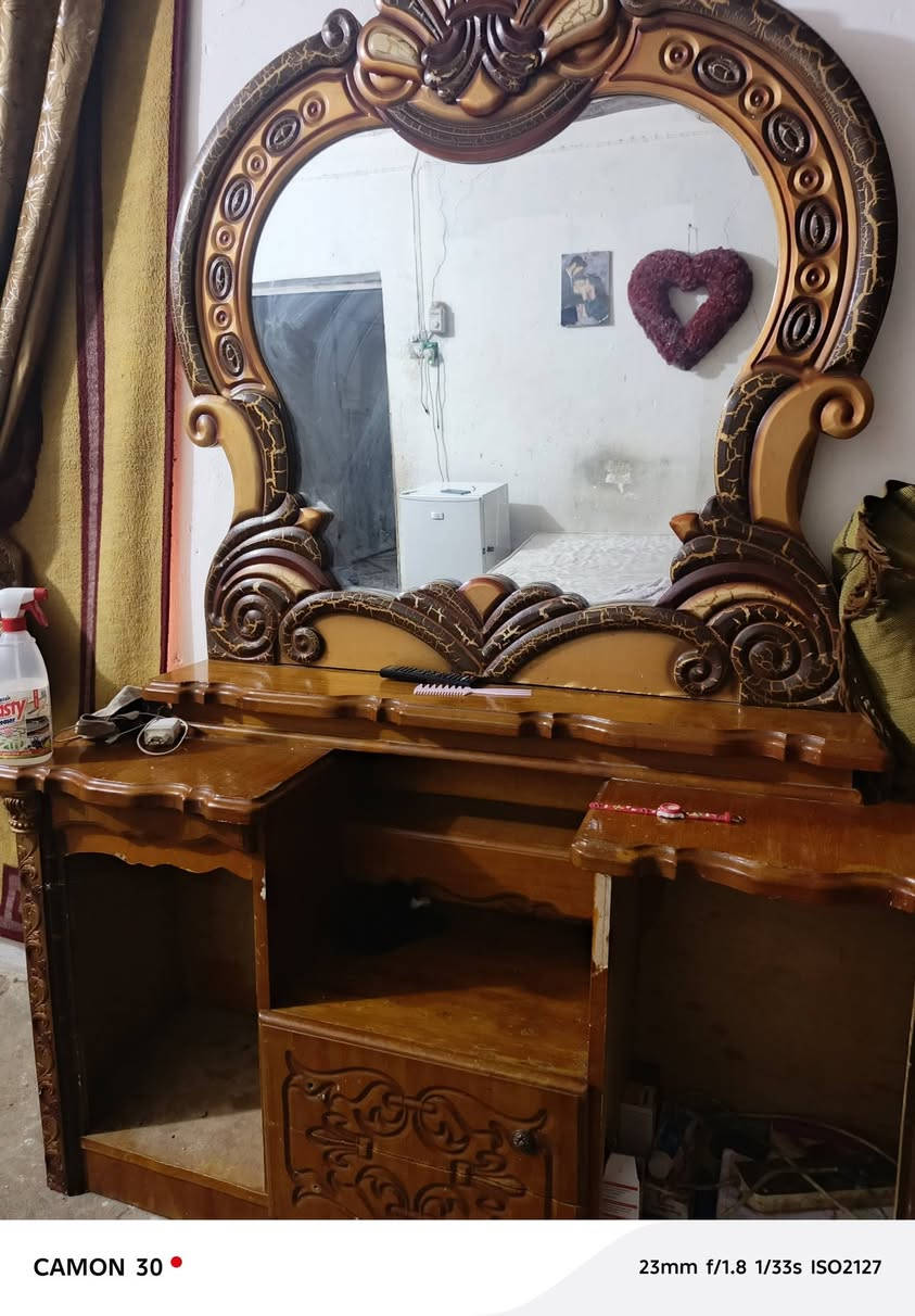 والسلام عليكم غراض مستعمله للبيع الاستفسار ع خاص 
رقم وات ساب ***********
