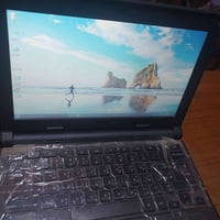 حاسبه لبيع هاذه لايلون حمايه مو عبالك مكسوره هاذه رقم بي واتساب 078135...