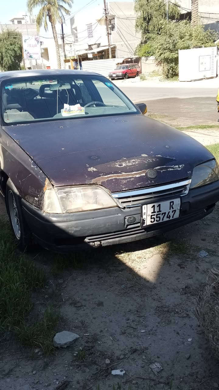 اوبل اومكيا 1990للبيع
السلام عليكم 
اوبل اوميكا موديل 1990 رقم بغداد هزه وسنويه و رقم جديد السياره بأسمي
كير اوتماتيك مكينه 2000
السعر 29 و بي مجال

*********** 
مكان السياره بغداد حي الجامعه
