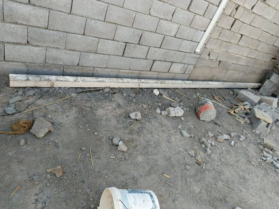 سندويج عدد 6 الطول 4متر نضيفات مع بوري ثقيل 6 متر البوري شخاطه ام الاربعه 6 متر
المكان الزبير المكصب 
***********

