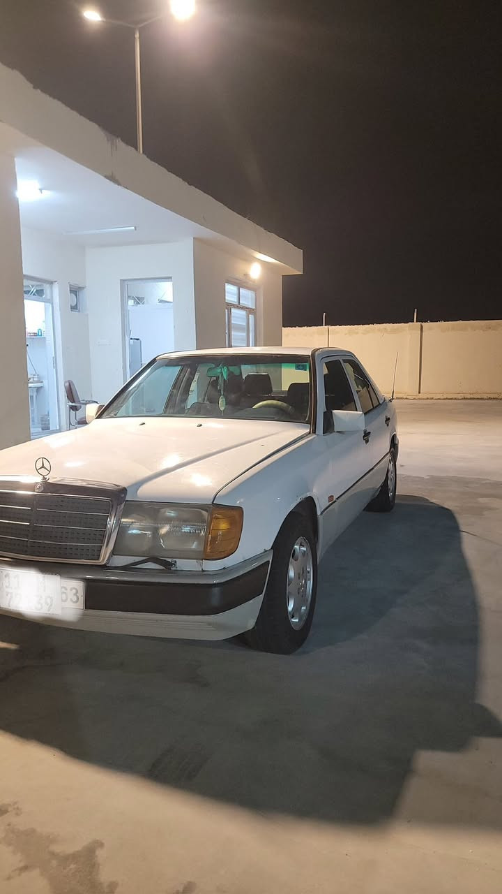 السلام عليكم مارسدس دب موديل 91
محرك 3000 بطه رقم بغداد نكليزي سنوية 28
السعر 48 وبيه مجال  
المكان ميسان /العمارة 
الرقم :***********
