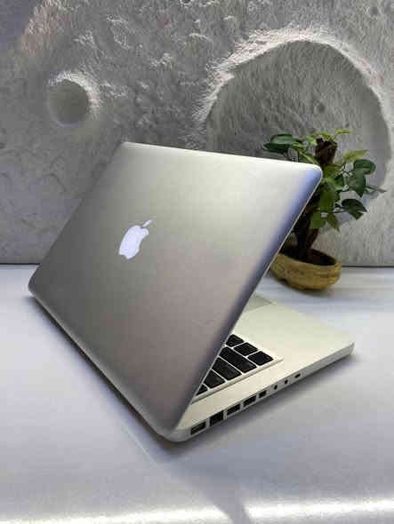 لابتوب ابل الاصلي مع ضمان سنة كاملة 🔥
ماكو بوك برو ب95 الف فقط 🔥
جهاز ابل الاصلي مع ضمان سنة كاملة 
لابتوب يجمع بين القوة والاناقه والشركة الرصينة والسعر التنافسي ✨💫

الرام: 4 كيكا سلاسة عالية 🏎

الهارد: 120 كيكا SSD أداء خرافي وتشغيل سريع🗄

الشاشة: حجم كبير  13.3 انش دقة ممتازة 🖥

الجهاز قابل للتطوير (رام أو هارد ) 🔧
يحتوي على كافة التطبيقات الأساسية وتطبيقات الطباعة 🖨️
كيبورد عربي انكليزي ✍
نظام شركة أبل الاصلي🍎 مع إمكانية التحويل الى ويندوز ⚙️
يحتوي على قارئ اقراص (DVD) 📀 💫

مع هدايا
ماوس 🖱️
جنطة لسهولة التنقل 💼
شاحن اصلي 🔌

الضمانات: 
ضمان فحص كامل قبل الاستلام والدفع 💳

ضمان سنة كاملة 💯
.......................
اللابتوب ممتاز جدا للموظفين والطلاب ومثالي لاصحاب المكاتب والطابعات باستخدام الوورد والاكسل وممتاز لمشاهدة الأفلام واليوتيوب بجودة عالية وسلاسة فوق الخيال
.......................
يتوفر توصيل لجميع المحافظات 🚗

السعر 95 الف دينار !🆕!

للاستفسار: ***********
