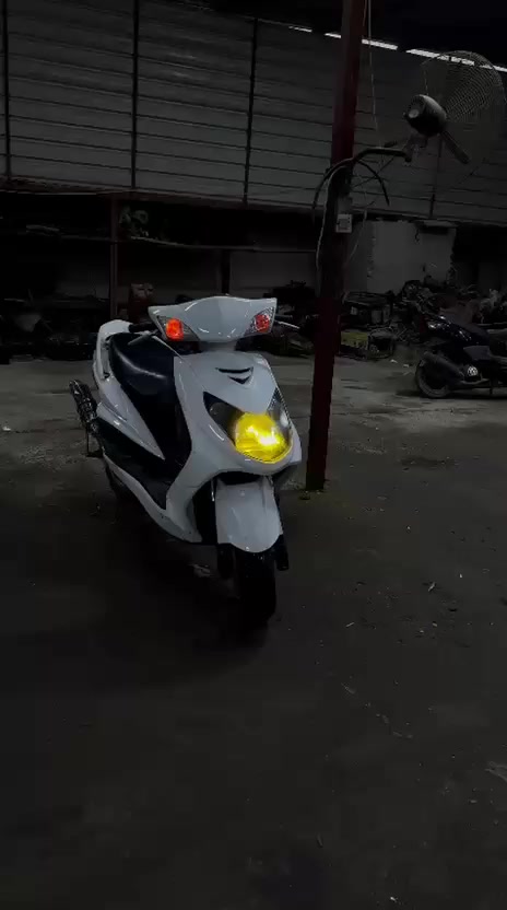 السلام عليكم للبيع فحل نوزل كوري دراجة جديده ماناقصه برغي مكاني الحله نادر الثانيه ع كد شغلي اروح وارجع بيهه
السعر مليون دينار 
*********** سيف
