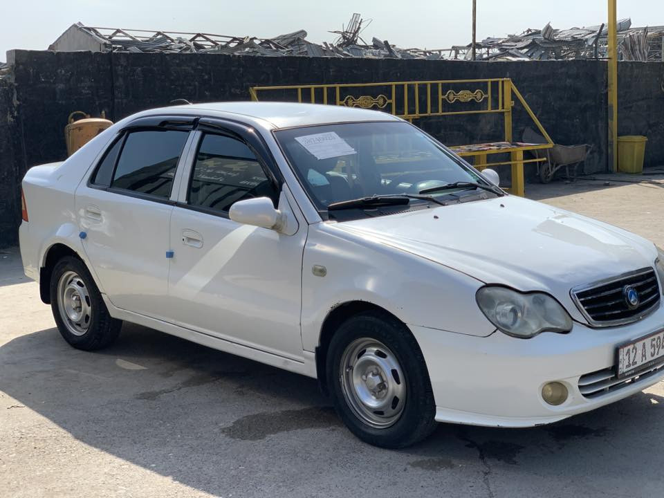 السلام عليكم
سعرها 45 وبيها مجال بسيط 
للبيع جيلي سي كي 2013 كصة قديمة
محرك صرف
كهربائيات كله شغاله
رقم نينوى مسطرة هزة جديدة شرط تحويل
بدون صبغ  فقط مكانات بارد بدون دواخل 
للاستفسار ***********
