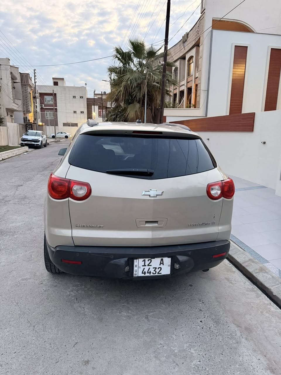 للبيع
85وبيها مجال عنوان الموصل 
للتفاصيل ***********
