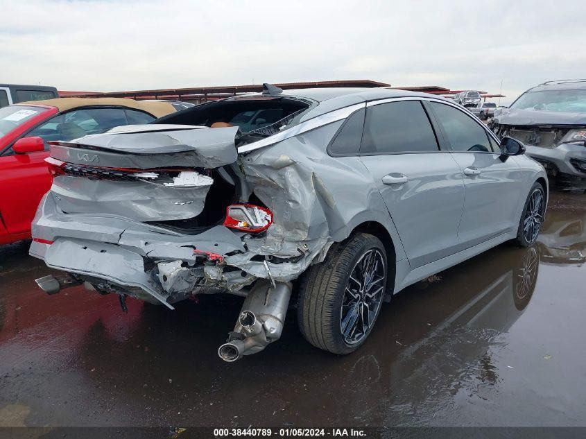 كي فايف 22 جي تي الرياضية
محرك 2500 تيربو 

رقم بغداد الجديد بأسمي 

ماشيه 36 الف 

فوول اعلى فئة  ب k5
صور الحادث بلمنشور بدون ايرباك   
تغليف السيارة PPF كامل 
مكان سيارة /بغداد
***********
