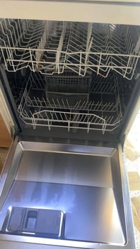 شغال كل عيب مابي بس من تحولنا الباب ماينفتح لهاذا ابيعه ٥٠الف بي مجال ...