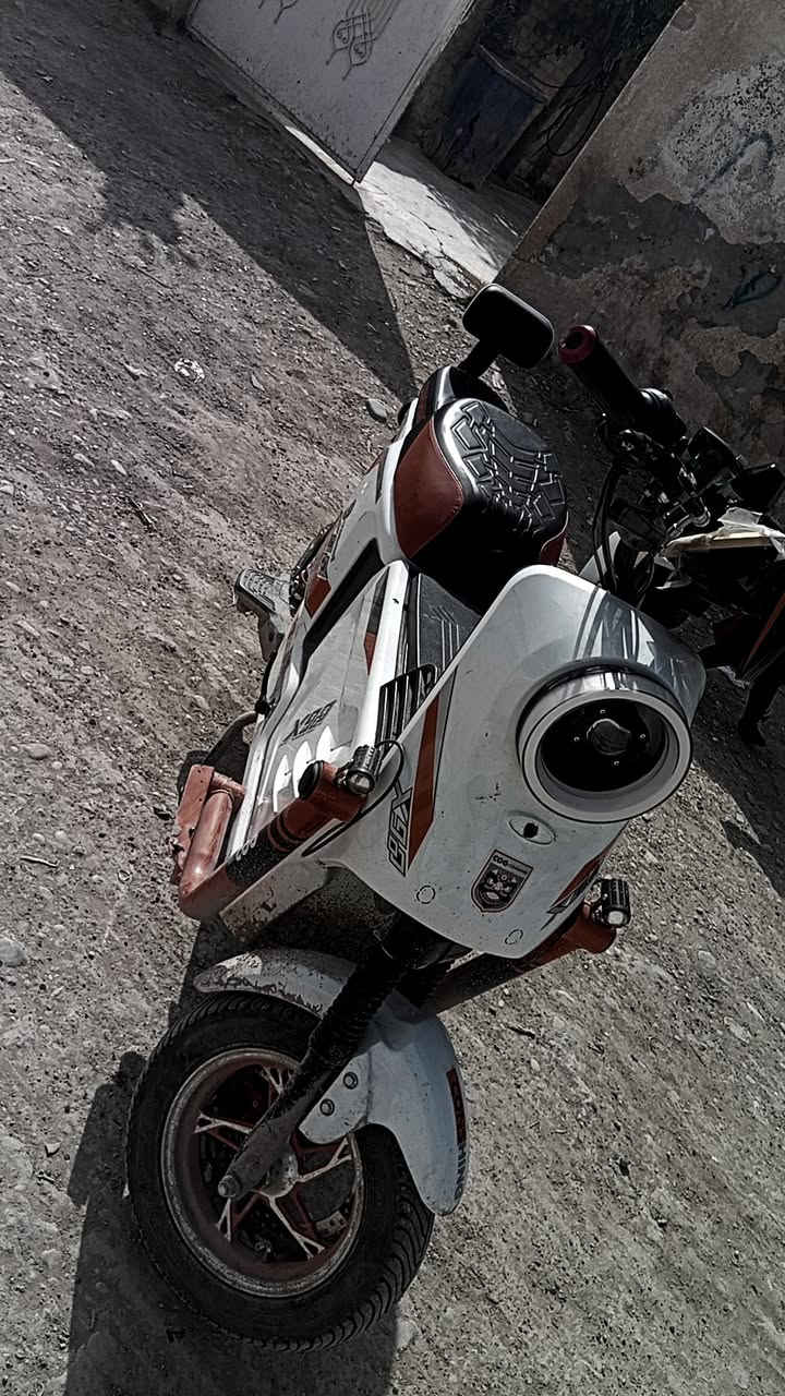 دراجه X900 دراجه مستخدمه شهر و نص فقط دراجه فول مواصفات دراجه نضيفه بطاريات 32امبير بيها نضام الR تمشي 109 دراجه شخط مابيها السعر 550 و بيها مجال للطيبين العنوان دور نواب الضباط قرب جامع ابراهيم عزت 
الرقم ***********
مستعجل على بيعتها
