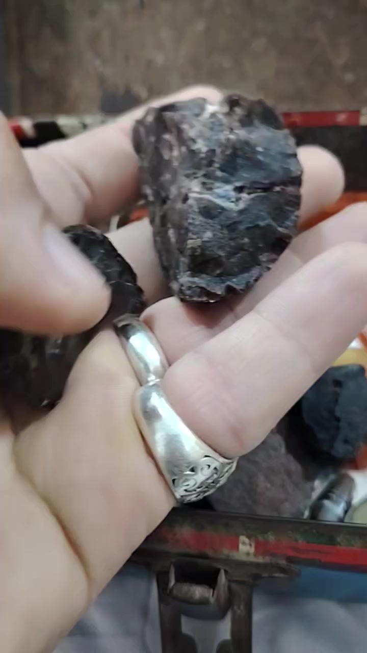 يا الله
خام من العقيق اليماني للبيع والتواصل ع الخاص بالخدمه


**إذا كنت صاحب هذا الإعلان وتريد حذفه لأي سبب، رجاءا أرسل رسالة إلى الدعم الفني**