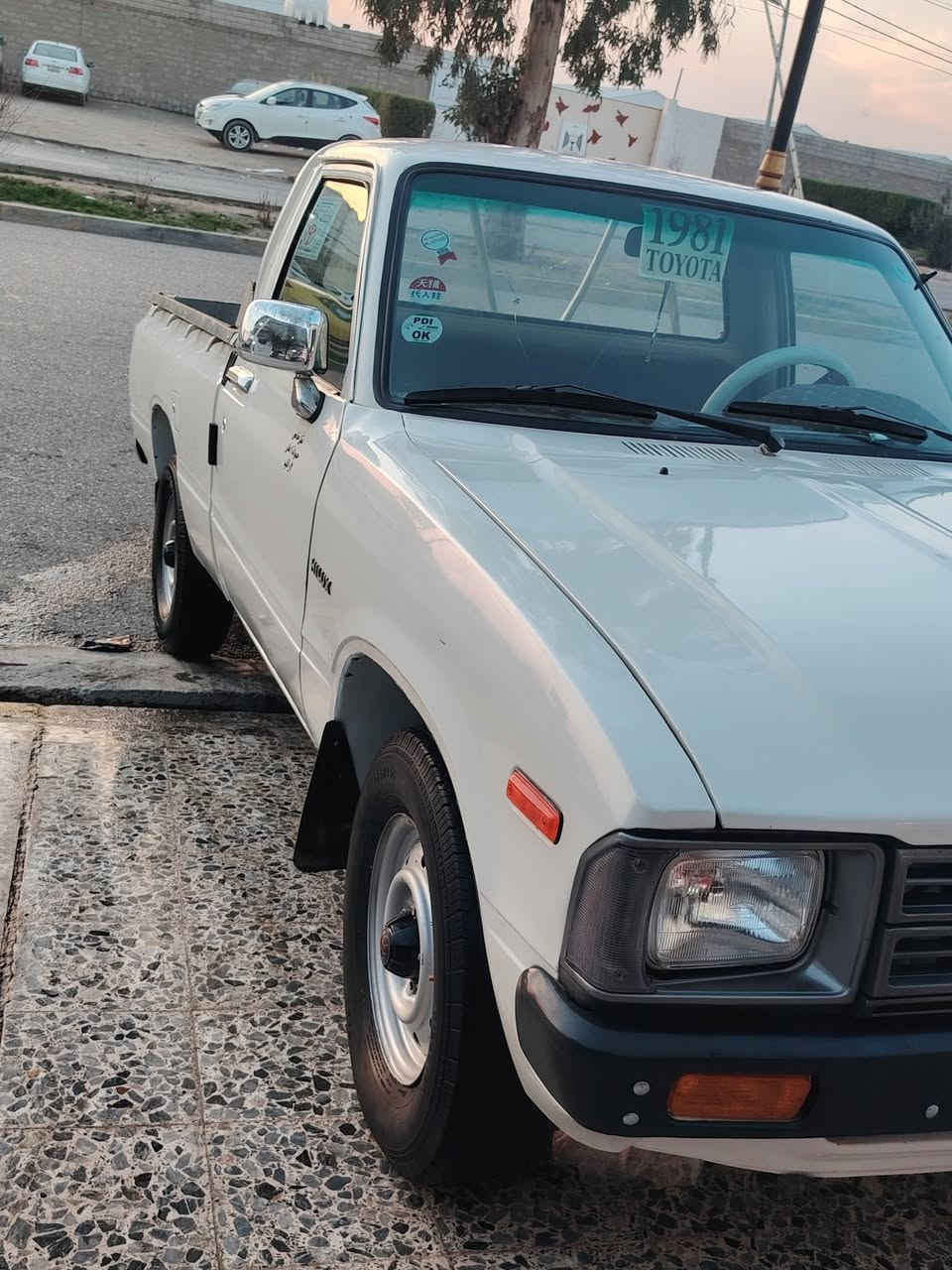 سلام عليكم للبيع بيكم 1981 اليساره معمره او متعوب عليها اي نقص مابيها سياره حلوه او نضيفه كير محرك كلو شرط صبغ جماليه بدون معجون  تتفيه نار كلها شرط  من  الدعاميه للدعاميه وايرمنيه كلها شغاله رقم نينوى انكليزي تحويل ثاني يوم  كاربون بانزين بيها السعر 42 وبيها مجال للطيبين مكاني موصل الايسر  الاستفسار اتصل بيك خير او تدلل ***********
