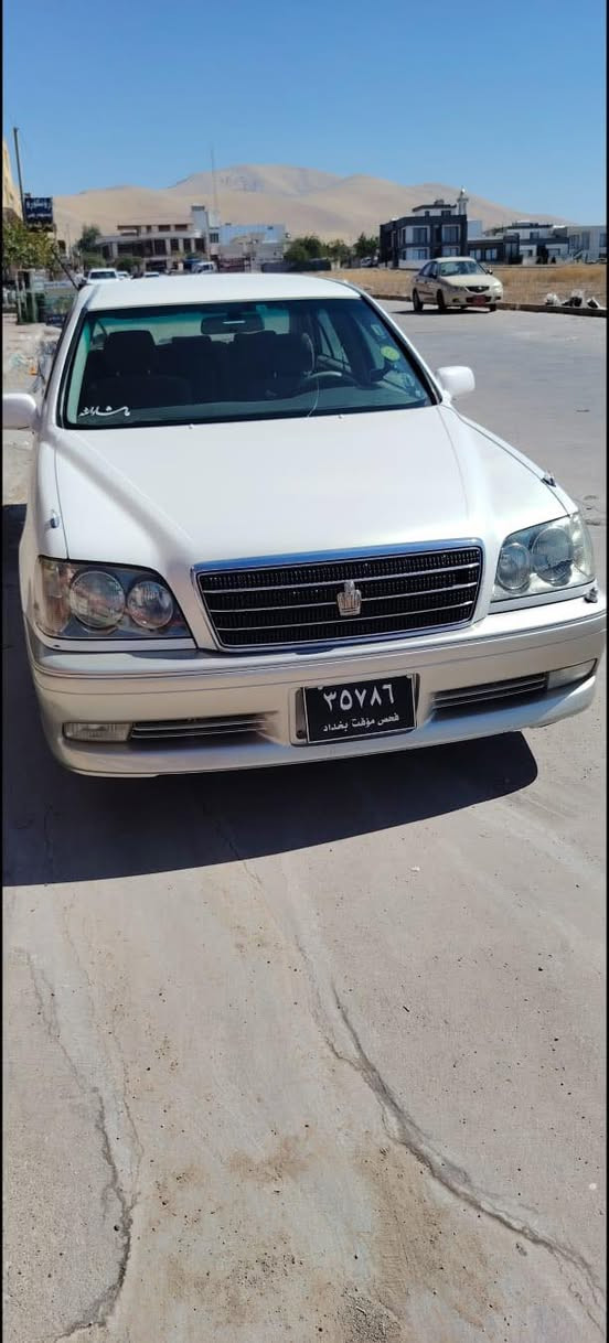 ملیکە 2002 دوو دووگمەی مووس یەک پارچەی ئەورووپای بۆیاخە سەیارەکەی زۆرجوان و ڕێک و پێکە دووا کریستاڵی پێش ئەبووعووین لە  
سلێمانین ***********
نرخ 45 $$$$$
