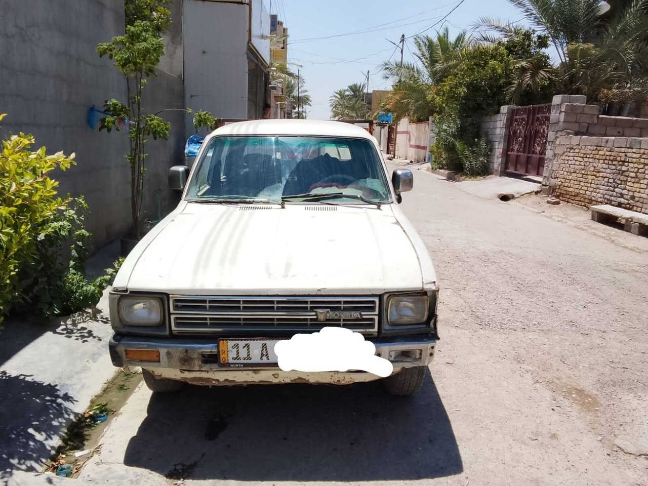 السلام عليكم ورحمة الله وبركاته
سيارة بيكم تيوتة دبل قمار 
موديل 80
رقم انكليزي بغداد 
سعر 30 و بيها مجال للطيبين 
العنوان ديالى بعقوبة قرية دليمات 
الرقم ***********
