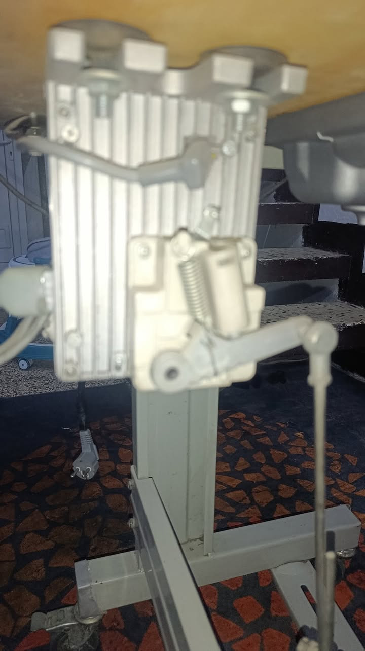 السلام عليكم
مكينة خياطة جاك 
نظيفة جدا 
مداخلة تصليح ابد 
ماطور اقتصادي ربع امبير فقط 
بالخياطة ماشاء الله فول الفول 
السعر 350 وبيها مجال بسيط 
مكاني بغداد الدورة الميكانيك 
0773 252 6825
