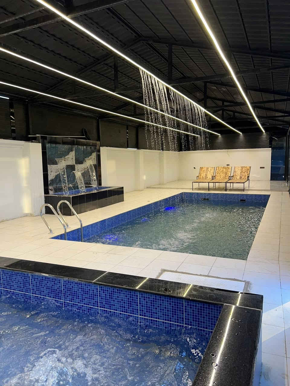 متوفر حجز للعيد للتواصل ***********
