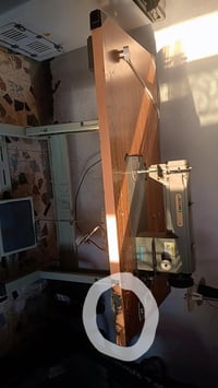 عندي مكينه خياطه للبيع شتريتهه ٣٥٠ وريد ابيعه ٣٠٠ بس بيه حرق صغير مامث...