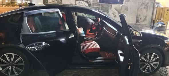 السلام عليكم اخوان . اوبتيما 19 وارد امريكي محرك gdi مفتوح بحاله جيده ماشيه 61 ميل مواصفات fe رقم بغداد السياره ليبل واحد لاصبغ ولاتبديل حادثهه مرفق بالمنشور السعر 125 وبيهه مجال بسيط . استفسار ***********
