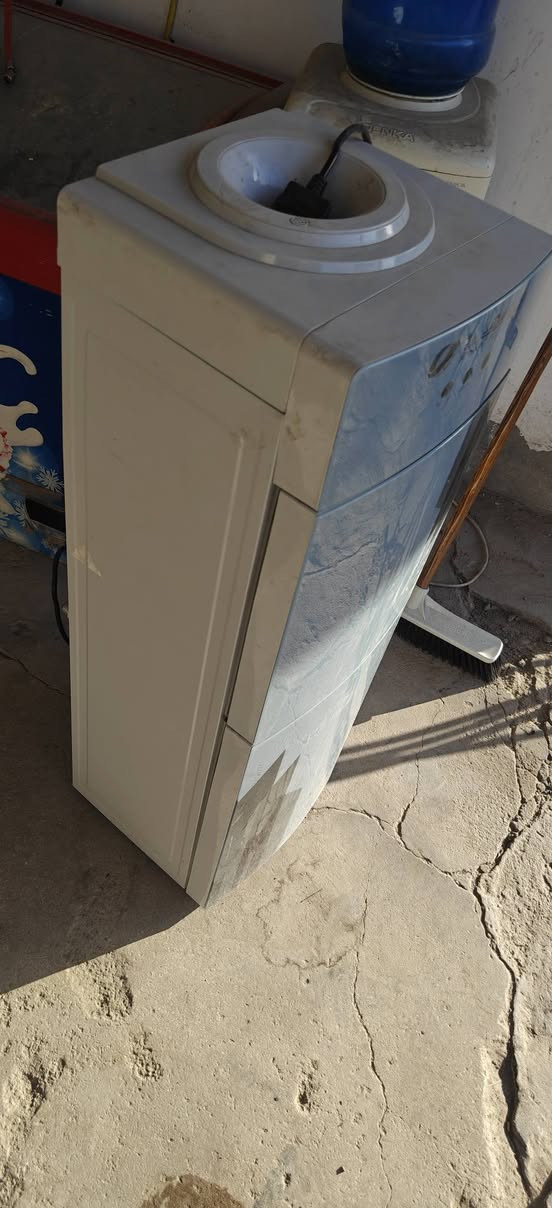 السلام عليكم للبيع براد استعمال قليل نضيف شغال تبريد تدفئة شرط السعر 80 الف عنوان سايدين انصار قدس
***********
