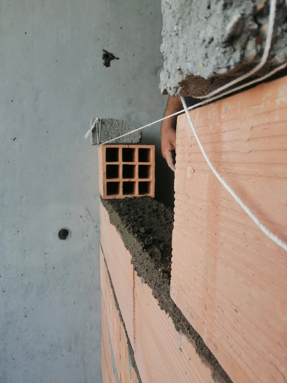 السلام عليكم
احنه كادر بناء شغل درجه اولى إشراف مهندس متفرغين حاليا وهذا رقمي ***********
الرقم الثاني ***********
