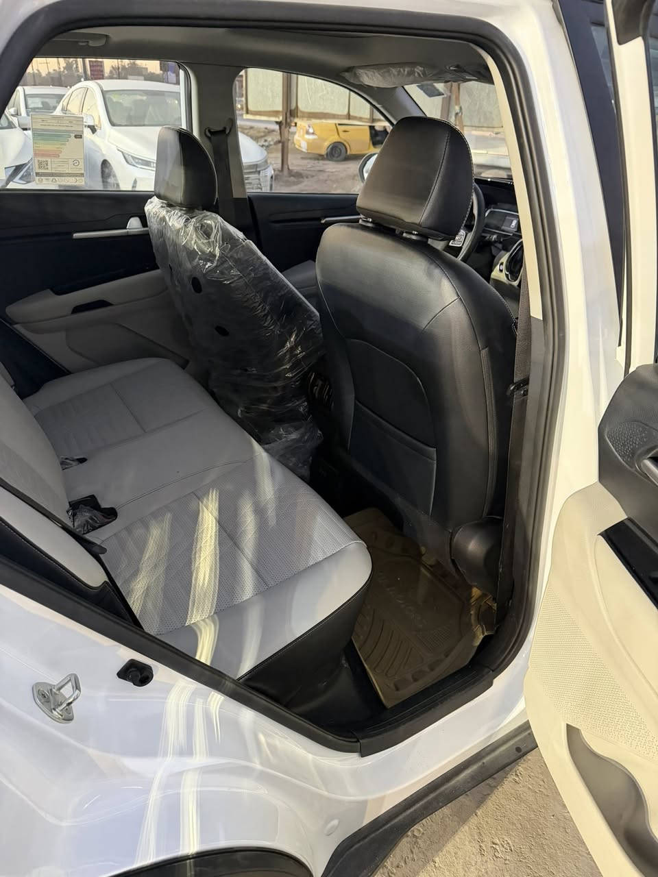 السلام عليكم 
للبيع فقط 
كيا سونيت
موديل 2025
فول 1/1
ماشية 14 الف 
كفالة عامة
رقم بغداد 
السعر 160 ورقة 
مكان السيارة الديوانية


**إذا كنت صاحب هذا الإعلان وتريد حذفه لأي سبب، رجاءا أرسل رسالة إلى الدعم الفني**