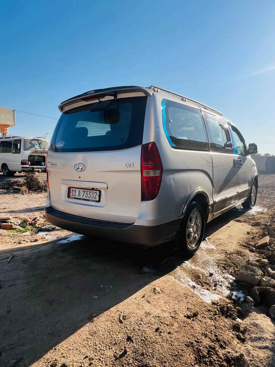 سلام عليكم ستاركس موديل 2009مفتوح سياره جاهزه خير من الله مكينه كير كسن تبريد دوشمه تخم تاير كله جديد مكان سياره ابو غريب سعر 135بيه مجال ***********
