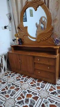 ميز مراية • للبيع