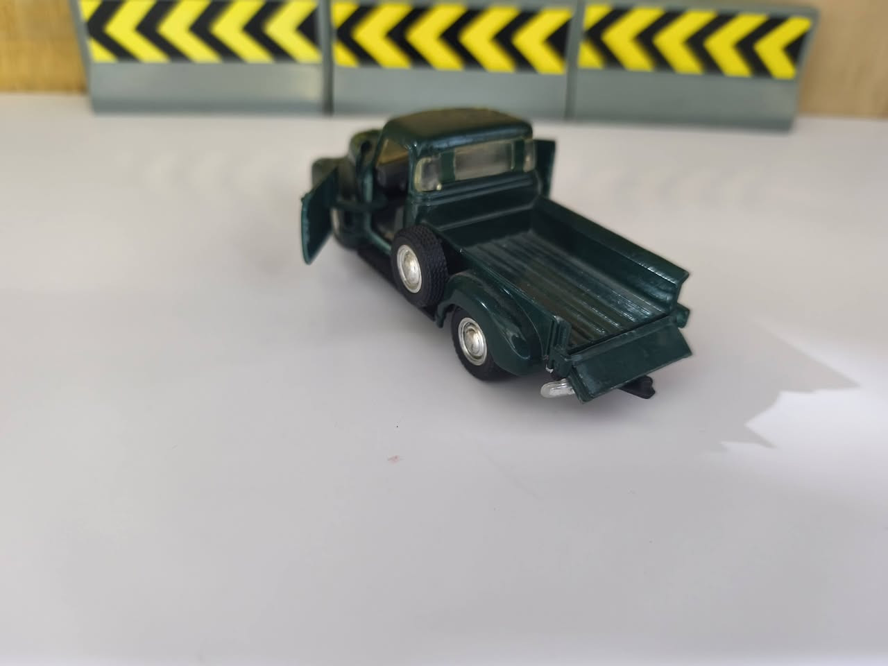 السلام عليكم .
للبيع سيارة نوع شيفر ليت موديل 1935 حجم 30  . 

سعر القطعة 5000 دينار فقط يتوفر توصيل .


**إذا كنت صاحب هذا الإعلان وتريد حذفه لأي سبب، رجاءا أرسل رسالة إلى الدعم الفني**