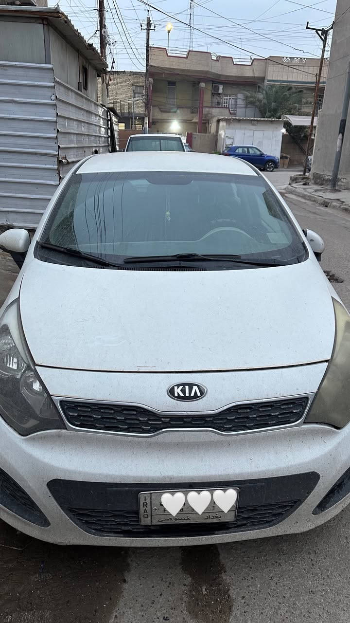 🔹 الموديل: 2014
🔹 المنشأ: خليجي
🔹 المحرك: 4 سلندر
🔹 سعة المحرك: 1.4L
🔹 الكير: أوتوماتيك
🔹 الوقود: بنزين
🔹 الدفع: أمامي

✨ المواصفات:
✔️ مكيف شغال
✔️ زجاج كهرباء
✔️ مرايا كهرباء
✔️ شاشة + بلوتوث
✔️ تحكم من الدركسون
✔️ وسائد هوائية
✔️ ABS
✔️ مقاعد قماش
✔️ دبة خلفية واسعة (هاتشباك)

🛠 الحالة:

 • السيارة شغالة يومي
 • المحرك والكير  بحالة جيدة جدا
 • تحتاج تنظيف وتجميل خفيف من الخارج

📍 الموقع: العراق بغداد حي الاعلام
💰 السعر: 75 ورقة


**إذا كنت صاحب هذا الإعلان وتريد حذفه لأي سبب، رجاءا أرسل رسالة إلى الدعم الفني**