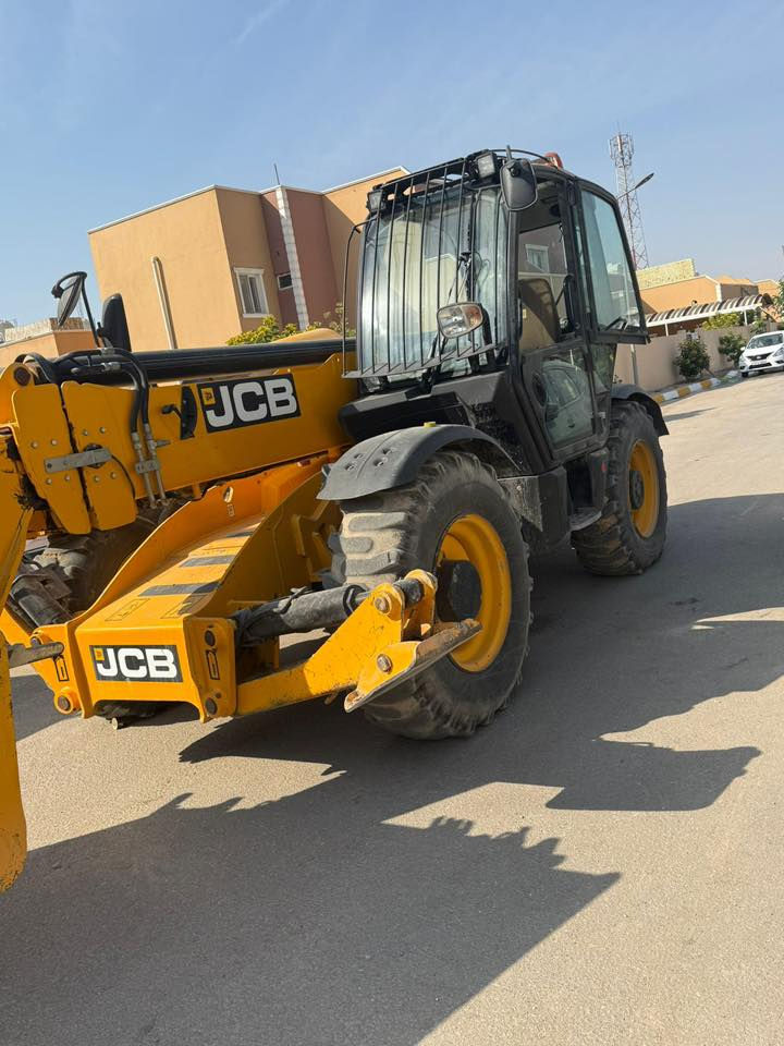 جي سي بي سلايت للبيع
موديل 2012 
سلايت 14 متر
مكفوله كفاله عامه  
الاتصال والاستفسار ‭0776 582 9871‬
