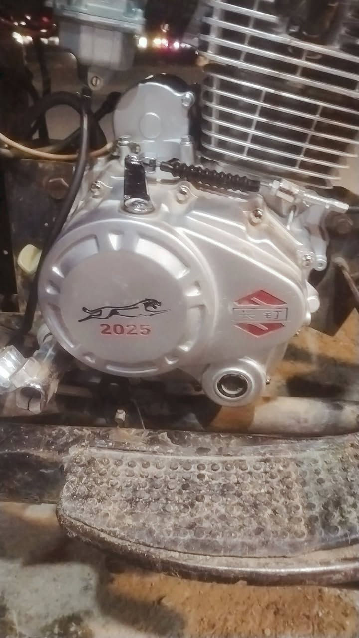 ستوته البيع الون سماي مكينه جديده صاله شهر من شديته مديل ٢٥ اكسن جمره جديد وياله سايبه وتليرات كهربايت كله شغله عنون كربلاء السعر ٧٠٠الرقم ***********
