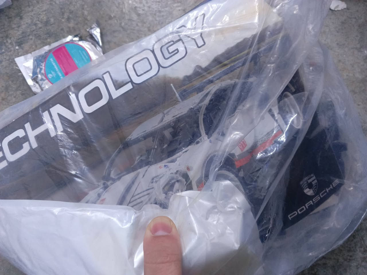 عندي ليكو 12 قطع سعر جمله ابيع
ره قم موبايل ***********
