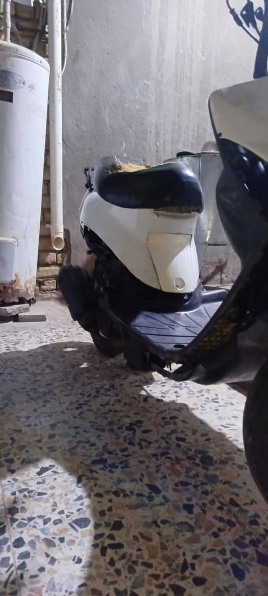 السلام عليكم شباب دراجه للبيع نوع يوماهة بيجي تسعه زروف ألون أبيض دراجه مفتوحه مره وحده المكينه 80الدراجه كهربائيات شغاله عوزها بس قايش وراجز مال سلف اذا تريد تشغل سلف الدراجه تأخذها هيج مجزع بيها وصل السعر 175 وبيها مجال للطيبين للاستفسار الاتصال على هذا الرقم *********** أو واتساب مامتواجد ماسنجر
