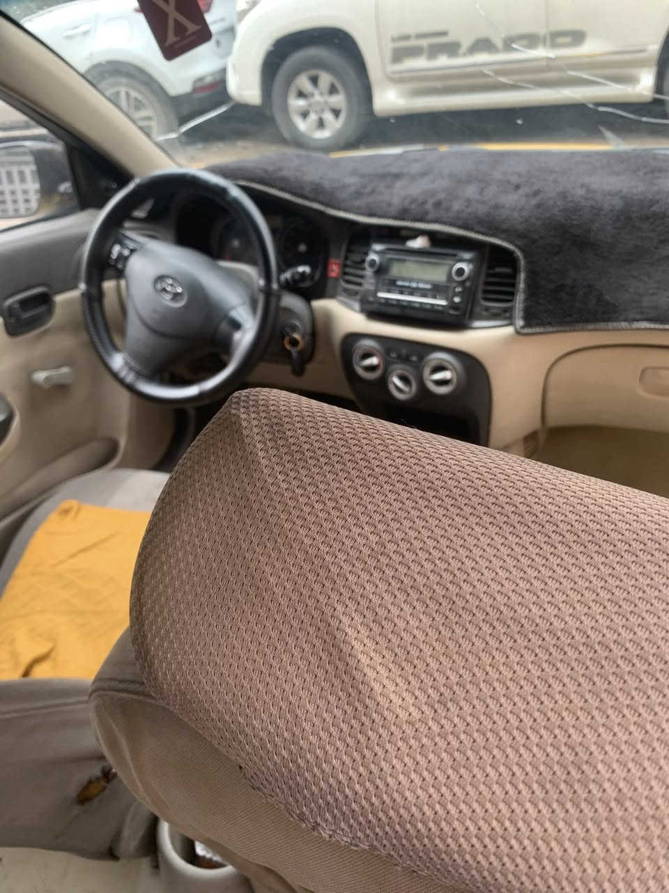 السلام عليكم للبيع اكسنت ٢٠١٠ امريكي حادث بابين سرقه والجاملغ الخلفي تعديل بسيط كير ومكينه بجيس تخم تاير نضيف كهربائيات كلهه شغاله  صدر زين قبل شهرين مبدله  السيارة عوزهه دوشمة فقط تيبر شغال منضومة كامله جديده بس منقص غاز السعر ٨٧ وبيهه مجال بسيط بغداد الشعب ***********
